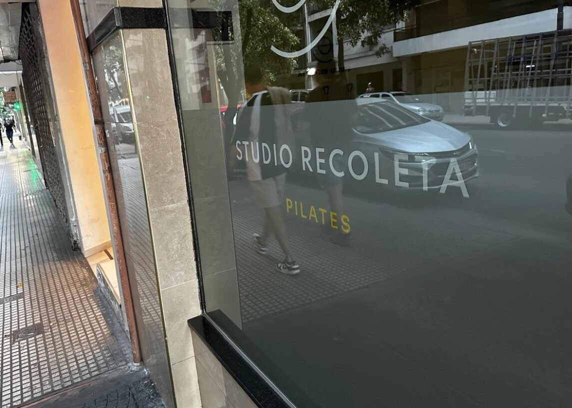 Detalle a la entrada de Studio Recoleta, en Austria, Recoleta, CABA. Foto: LEZ.