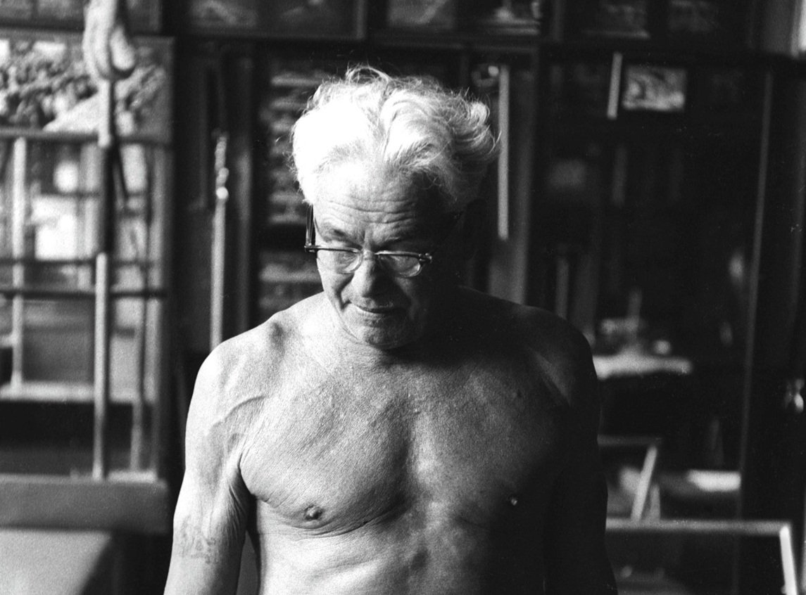 Pilates: memoria, linaje y continuidad Pilates en 1961, detalle de un retrato de I.C. Rapoport.